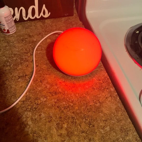 Amazon Echo Glow Colorful Smart Light - Picture 2 of 6